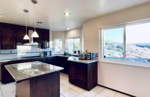 Vallejo House | Vallejo Beautiful 4br Home wt Mountain View/Napa