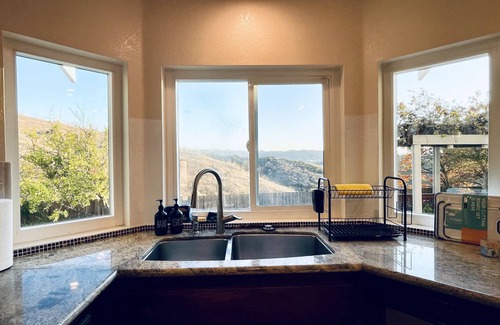 Vallejo House | Vallejo Beautiful 4br Home wt Mountain View/Napa