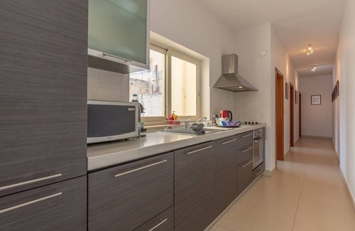 Valletta Apartment | Valletta penthouse:terrace views of Grand Harbour, Central Valletta apartment, private terrace with
