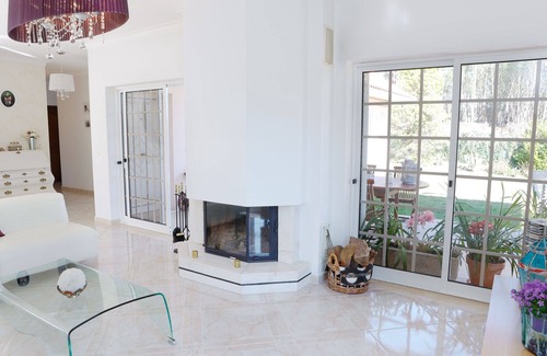 Pombal Villa | Valley Cottage - House With Large Garden Near Town