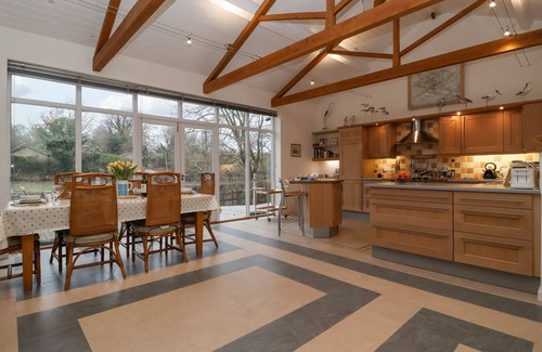 Melton Cottage | VALLEY FARM COTTAGE, family friendly, with a garden in Melton