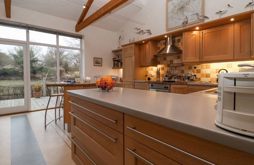 Melton Cottage | VALLEY FARM COTTAGE, family friendly, with a garden in Melton