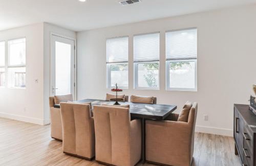 Fairfield House | Valley Getaway 15 mins from Napa 10 min from Suisan valley large backyard with fire pit and more