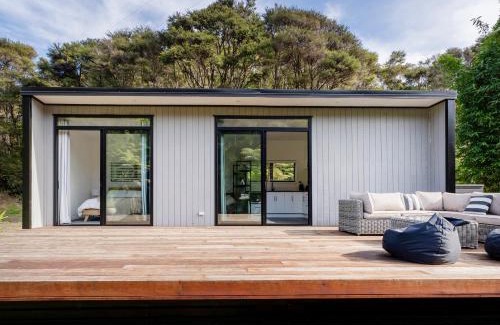 Kuaotunu House | Valley Hideaway - Kūaotunu Holiday Cabin