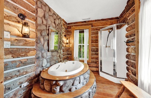 Huntsville Bed & Breakfast | Valley House B and B Huntsville Log Haven
