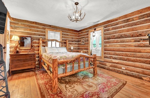 Huntsville Bed & Breakfast | Valley House B and B Huntsville Log Haven