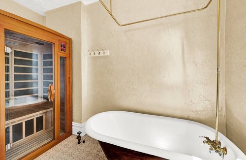 Huntsville Bed & Breakfast | Valley House B and B Huntsville Nelson Suite