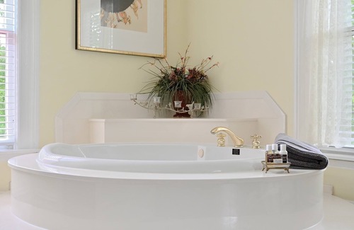 Huntsville Bed & Breakfast | Valley House B and B Huntsville Valley Suite