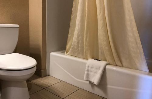 Watsonville Hotel | Valley Inn