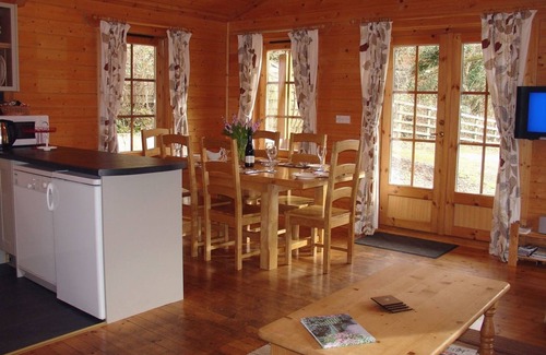 Oakfordbridge Cottage | VALLEY LODGE, pet friendly, with a garden in Bampton, Devon