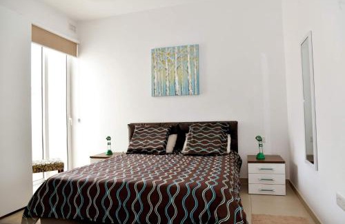 Mosta Apartment | Valley of Honey Apartment