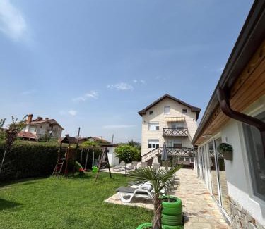 Kazanlak House | Valley Residence