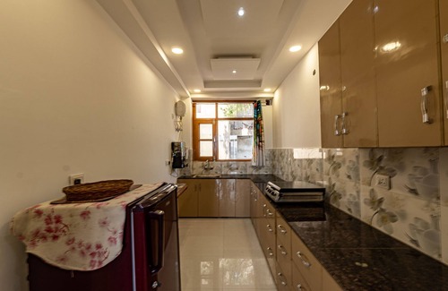 Kumarhatti Apartment | Valley View 2BHK Apartment in Kasauli by Homeyhuts
