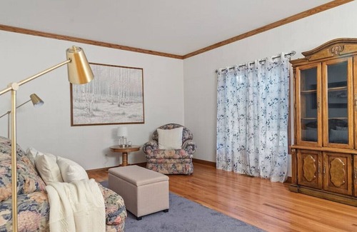 Rapid City House | -Valley View Getaway-Indoor Jacuzzi-Fireplace