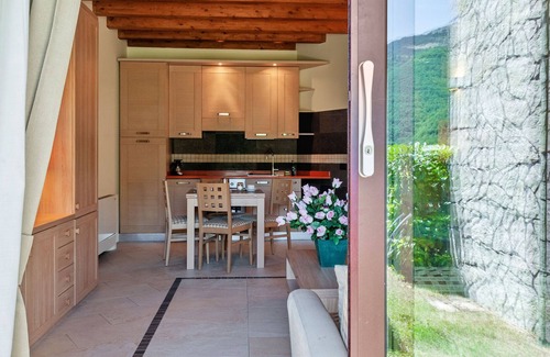 Scanno House | Valley-View Holiday Home in Scanno with Garden
