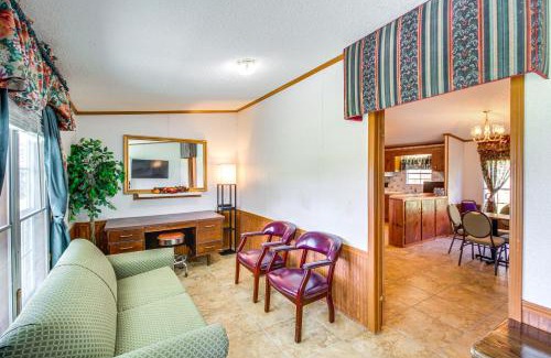 Bridgeport House | Valley View Lodge Rural Home in Bridgeport!