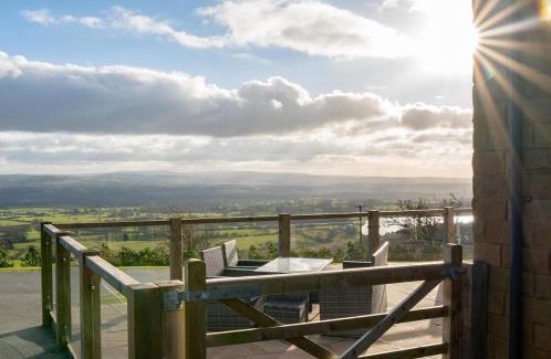 Higher Walton House | Valley View Luxury Lodges Gamekeepers 4 Bedroomed
