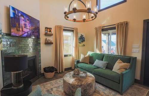 Timberline House | Valley View Resort Cabin 8, 2-Bed, Modern-Luxury with Hot Tub in Canaan Valley, WV