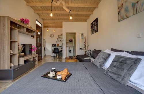 Salakos Apartment | Valley View Studio Apartment Salakos