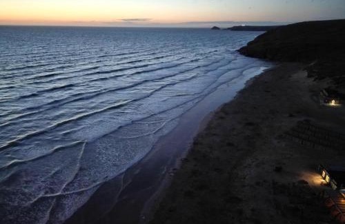Truro House | Valley View with a luxurious hot tub