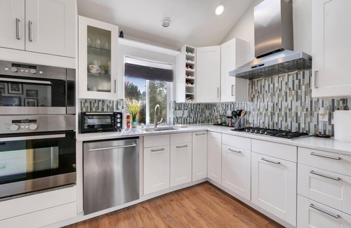 Veradale House | Valley villa with pool, hot tub, sauna & game room