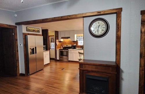 Wakefield House | VALLEY VISTA 3-bedroom 2-bath house in Lucasville
