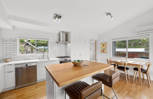 Paihia House | Valley Vista - Paihia Holiday Home