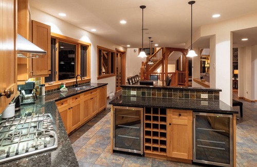Golden Ski Chalet | Valleyview Chalet: 5-bedroom luxury mountain homen