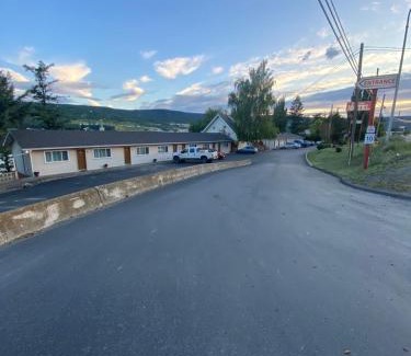 Williams Lake Hotel | ValleyView Motel