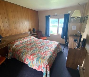 Williams Lake Hotel | ValleyView Motel