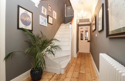 Frome House | Vallis Oak Villa