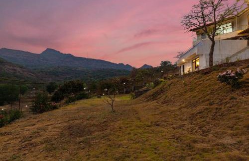 Kadadhe Villa | Vallys,in -Valley View with Infinity Pool