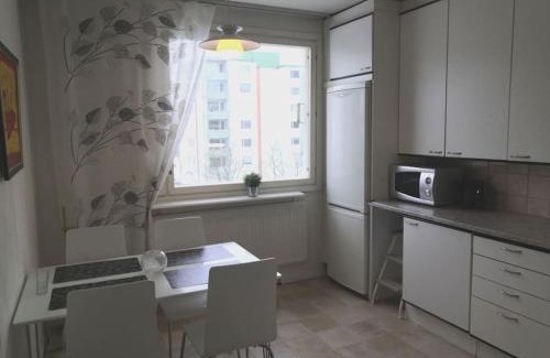 Koria Apartment | Valoisa & tilava 3.krs kaksio, lasitettu parveke