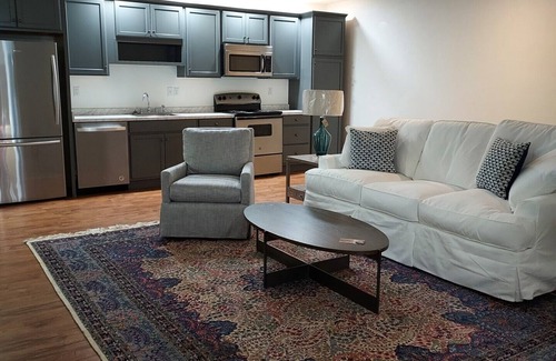 Warren Apartment | Valones Riverside Luxury Rentals