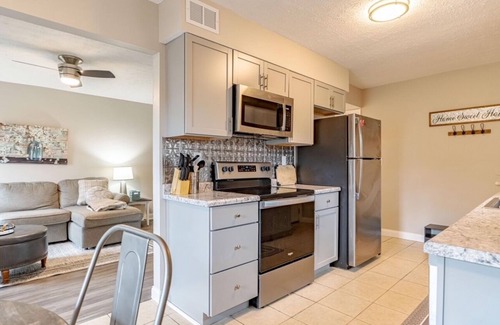 Radcliff House | Valor Cottage/close to Ft. Knox and Louisville