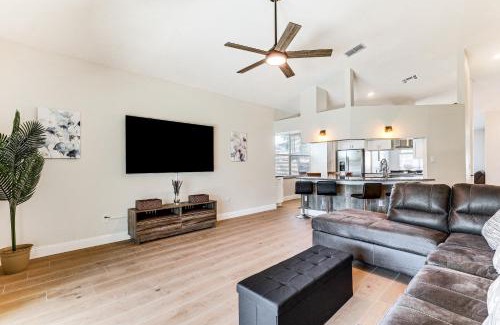 Valrico House | Valrico Home with Yard about 14 Mi to Downtown Tampa