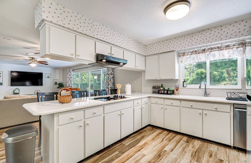 Valrico House | Valrico Vacation Rental ~ 10 Mi to Dinosaur World!