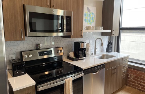 Riverside Apartment | Valuable 2 Bed Travel Apartment with High Speed WiFi