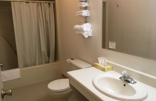 Marquette Hotel | Value Host Motor Inn