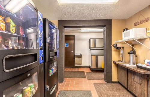 Kenosha Hotel | Value Inn Kenosha I-94 - Exit 344