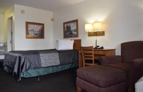 Blanks Hotel | Value Inn - Livonia