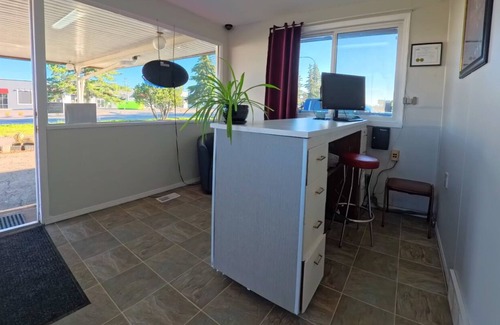 Edson Hotel | Value Stay Clean Room at Castle Motel