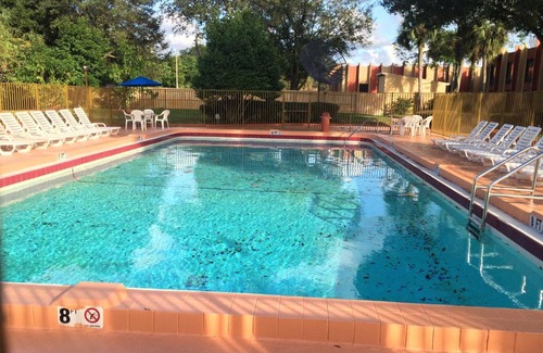 Bearss Plaza Hotel | Valuelodge Busch Gardens - Tampa