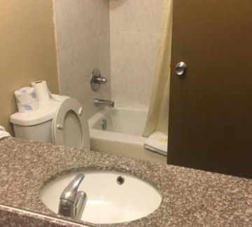 Bearss Plaza Hotel | Valuelodge Busch Gardens - Tampa