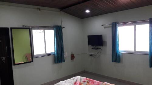 Satara House | Vamoose Annai Shristhi