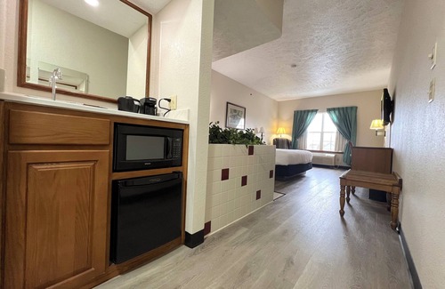 Shipshewana Hotel | Van Buren Hotel