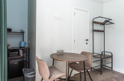 Jewish Quarter Apartment | Van Lerius room