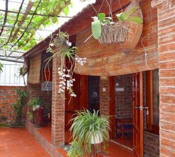 Gia Vien Bed & Breakfast | Van Long Family Homestay