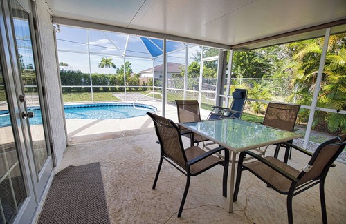 Port Charlotte House | Van Nuys - Vacation Home