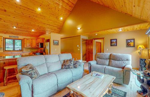 Presque Isle House | Van Vliet Lakehouse